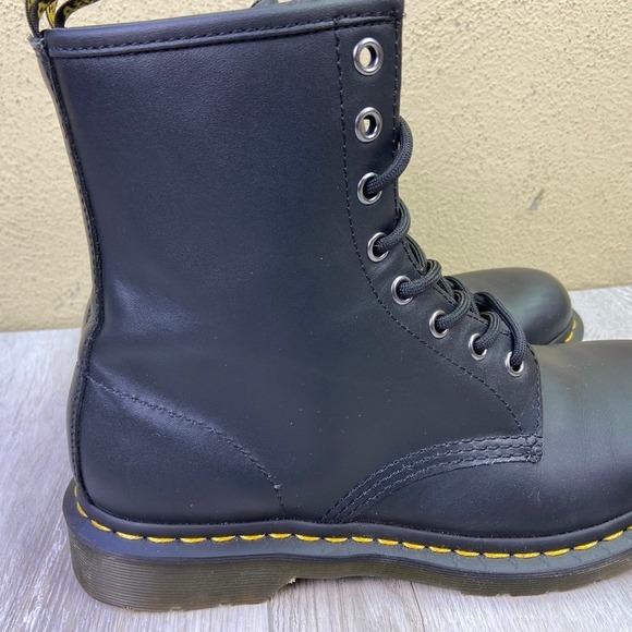 Dr. Martens 1460 Boots Womens Size 10 Black Original Smooth Leather Lace Up - Picture 2 of 14
